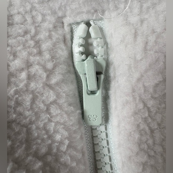 SUNDAY BEST sweater -Aritiza - Picture 7 of 11